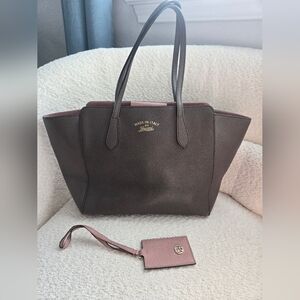 Gucci Leather Swing Tote Bag